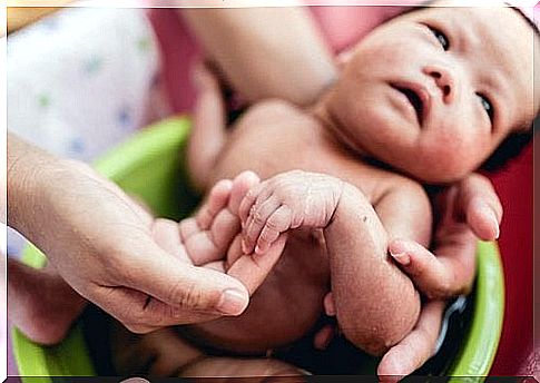 newborn baby hand