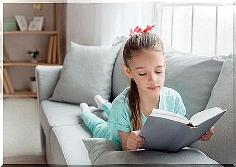 Girl reading 