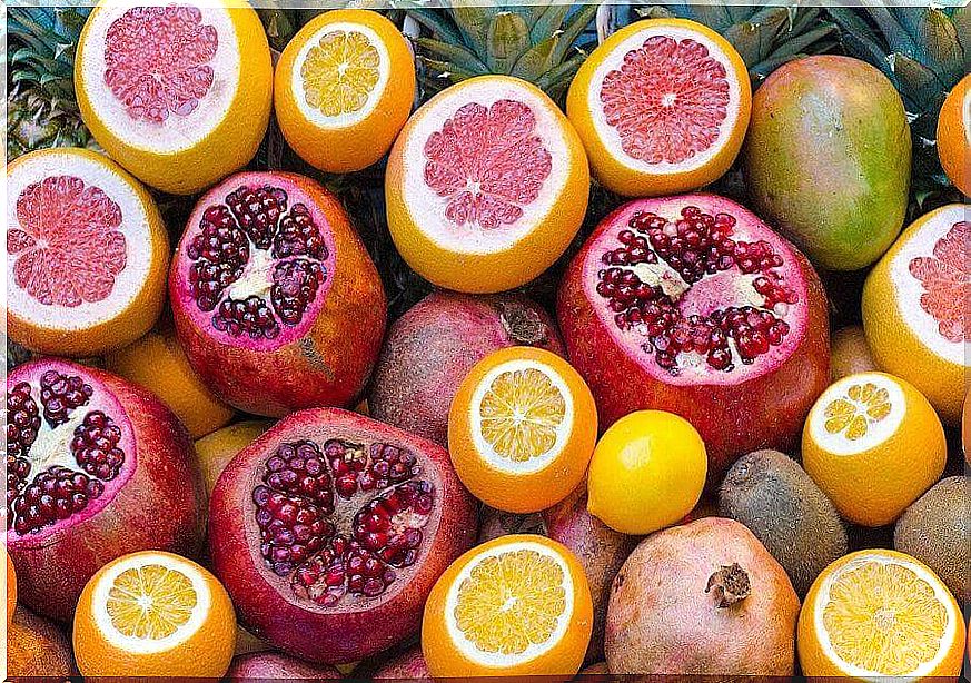 your immune system: citrus fruits and pomegranates