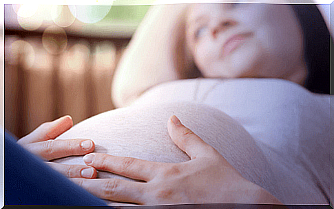 reasons why it's good to talk to your baby while pregnant