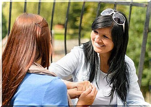 Mom talks to teenage daughter