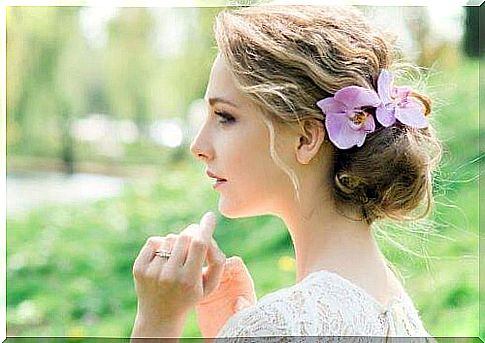 Hair accessories for brides: Romantic with flowers