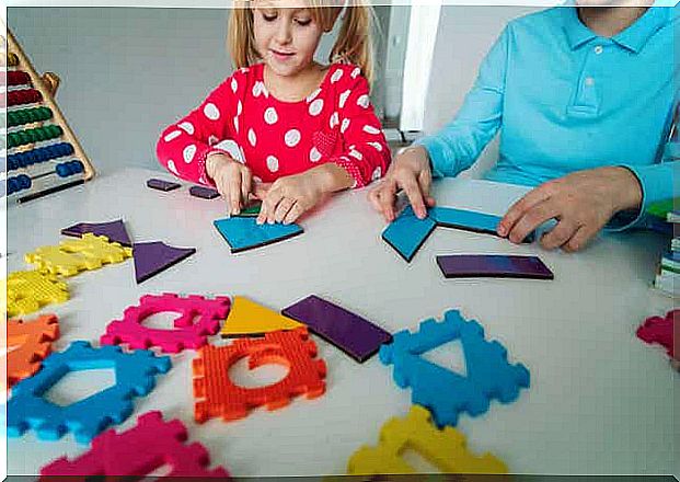 children learn to be good at math by playing with shapes