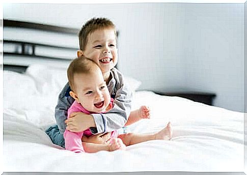 How to avoid jealousy between siblings?