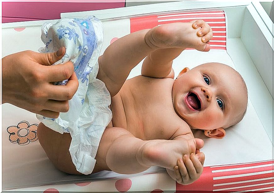 Pros and cons of cloth diapers