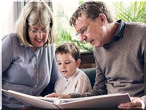 grandparents read to grandchildren