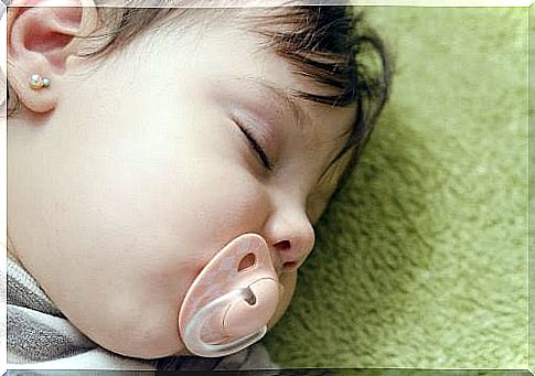 baby sleeps with pacifier